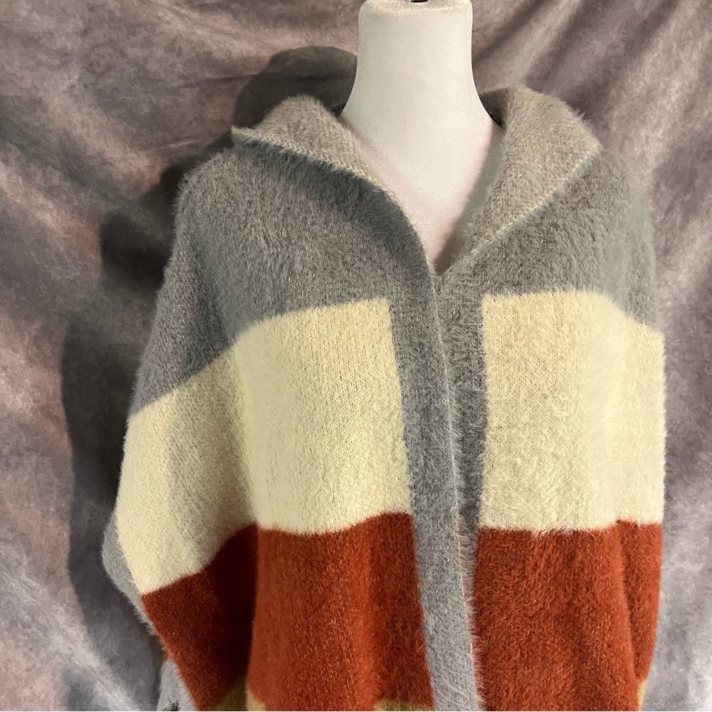 On Blue Ultra Fuzzy Cozy Color Block Cropped Hooded Sleeveless Open‎ Sweater S/M
